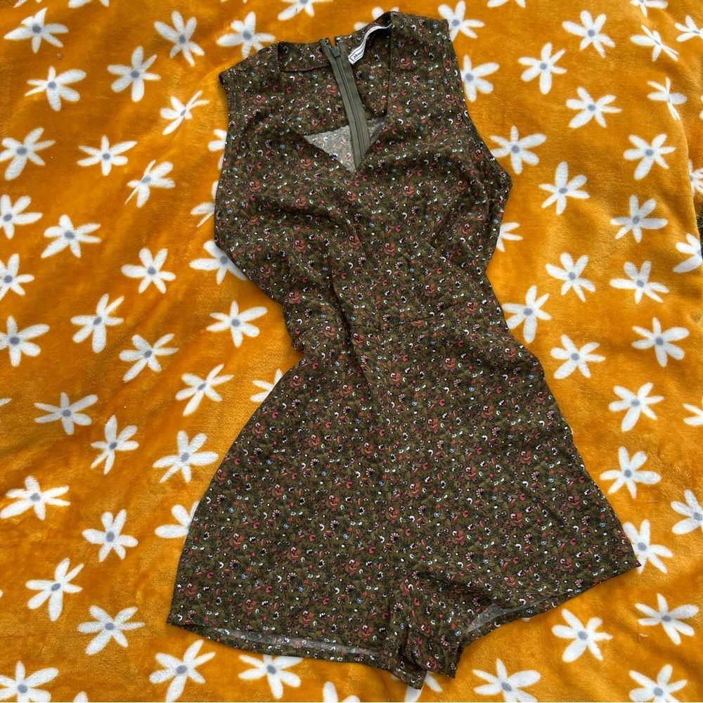 Retro Abercrombie & Fitch Olive Green Ditsy Floral Tailored Romper Zipper back